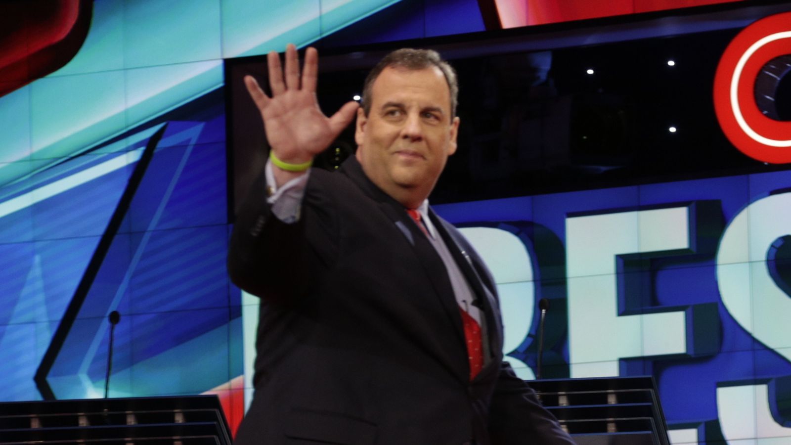 Chris Christie’s “Brash” Trump-Bashing Praised Despite Calls for Him to “Drop Out of the Race”