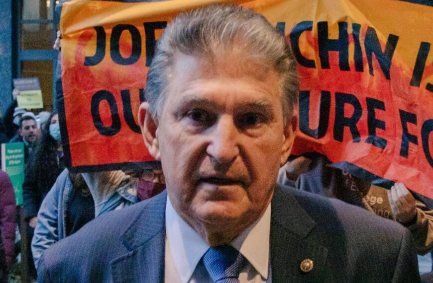 “The US Needs a Viable Third Party” – People Are Worried That Manchin Is Plotting To Undermine Dems in 2024