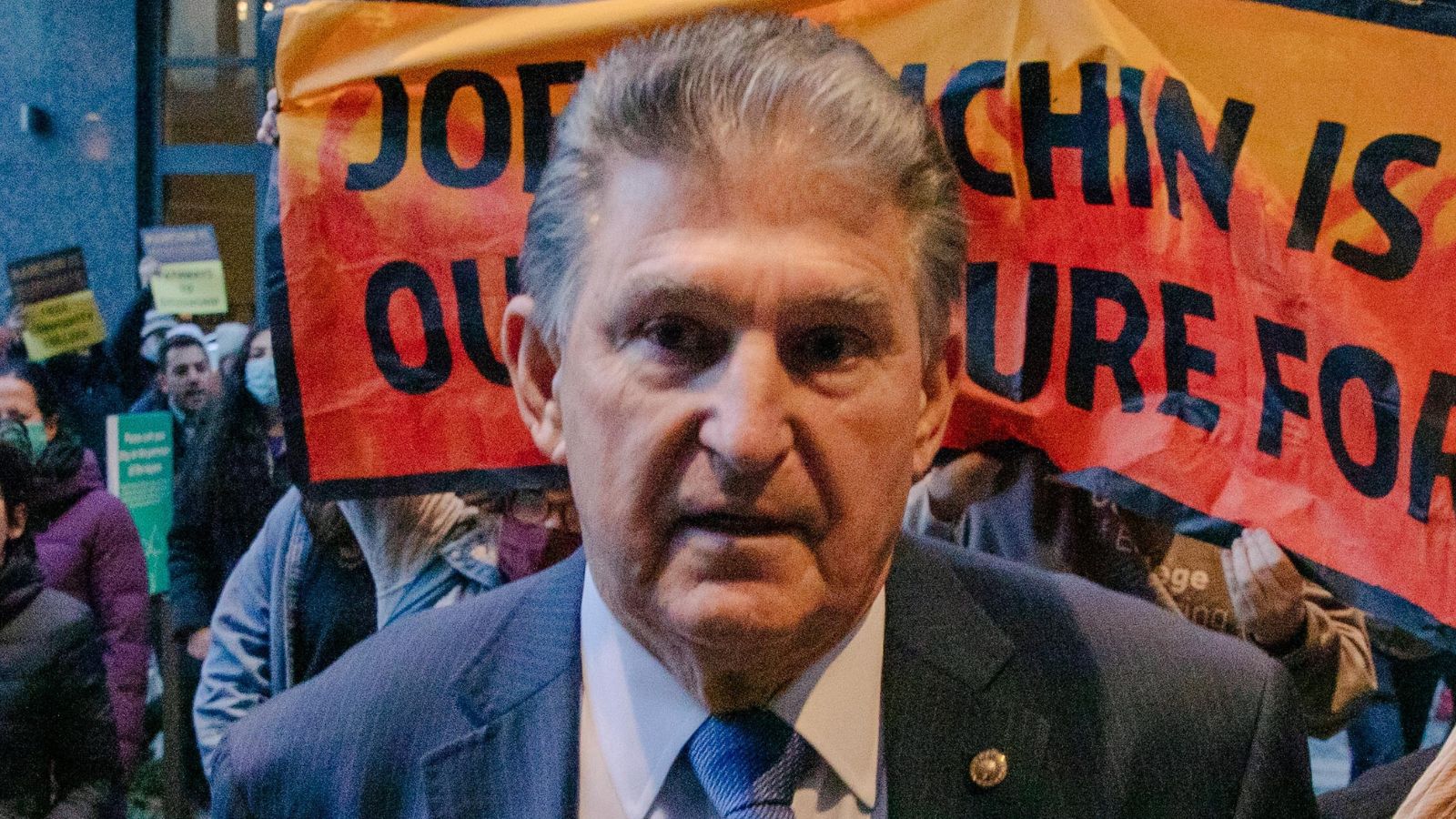 “The US Needs a Viable Third Party” – People Are Worried That Manchin Is Plotting To Undermine Dems in 2024